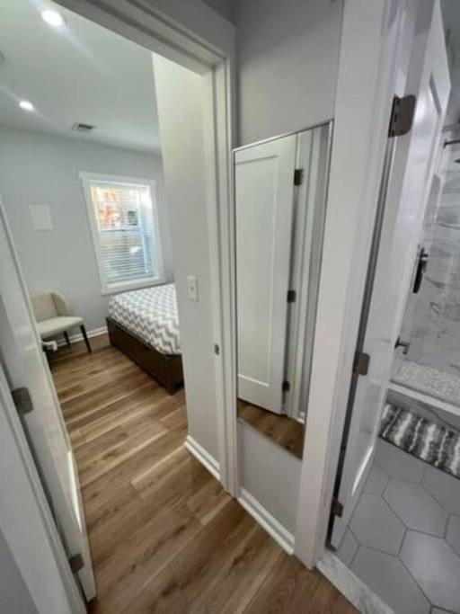 2br Columbia Heights Walk 2 Metro & Shops Apartment