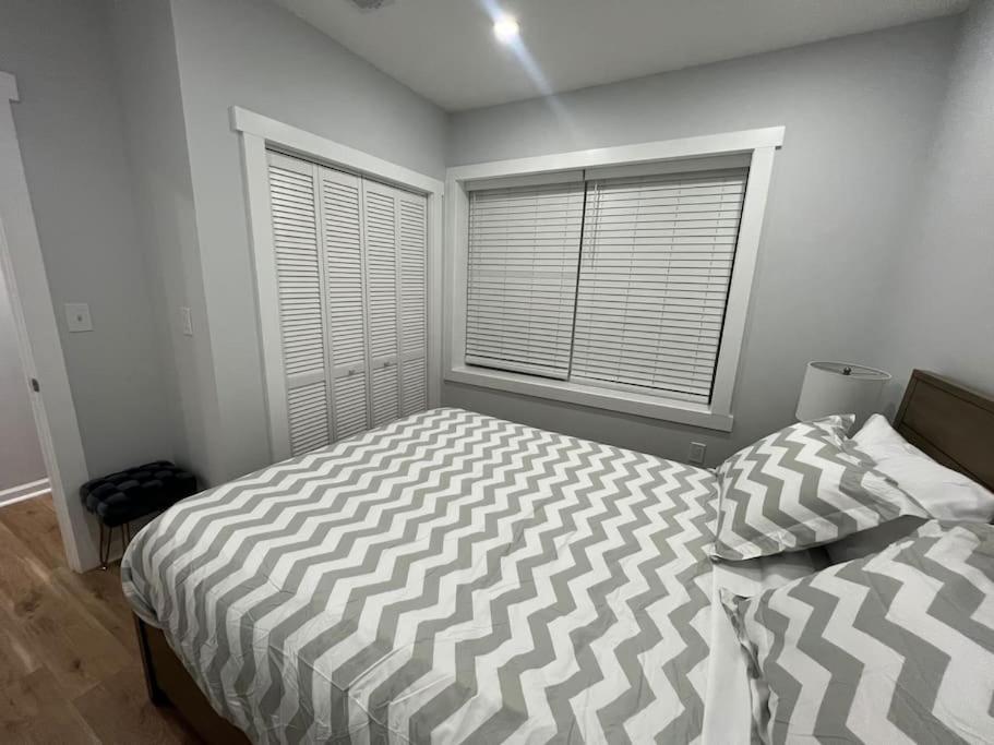 2br Columbia Heights Walk 2 Metro & Shops Apartment